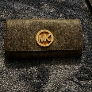 Michael kors large wallet